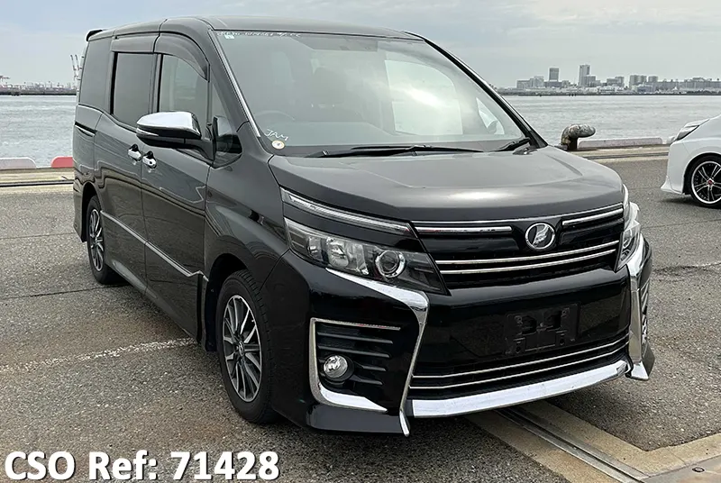 Toyota / Voxy 2015